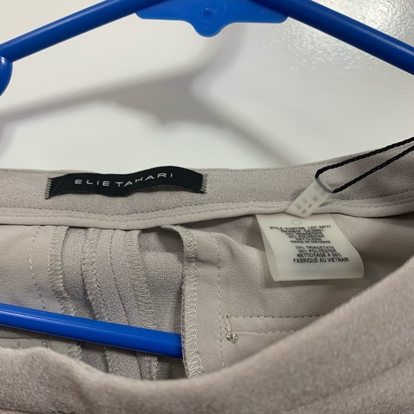 Neutral dress pants - Picture 2 of 2